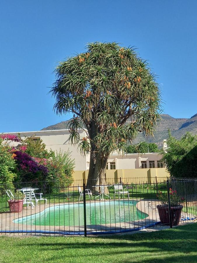 Avondrust Guest House Graaff Reinet Exterior photo